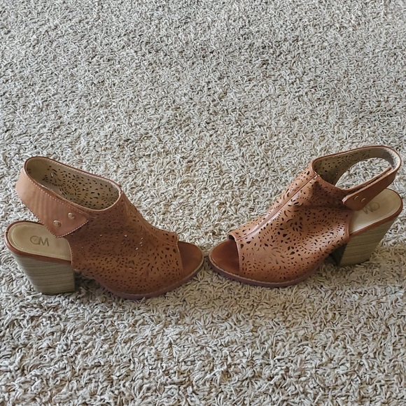 Shoes - Picture 2 of 4